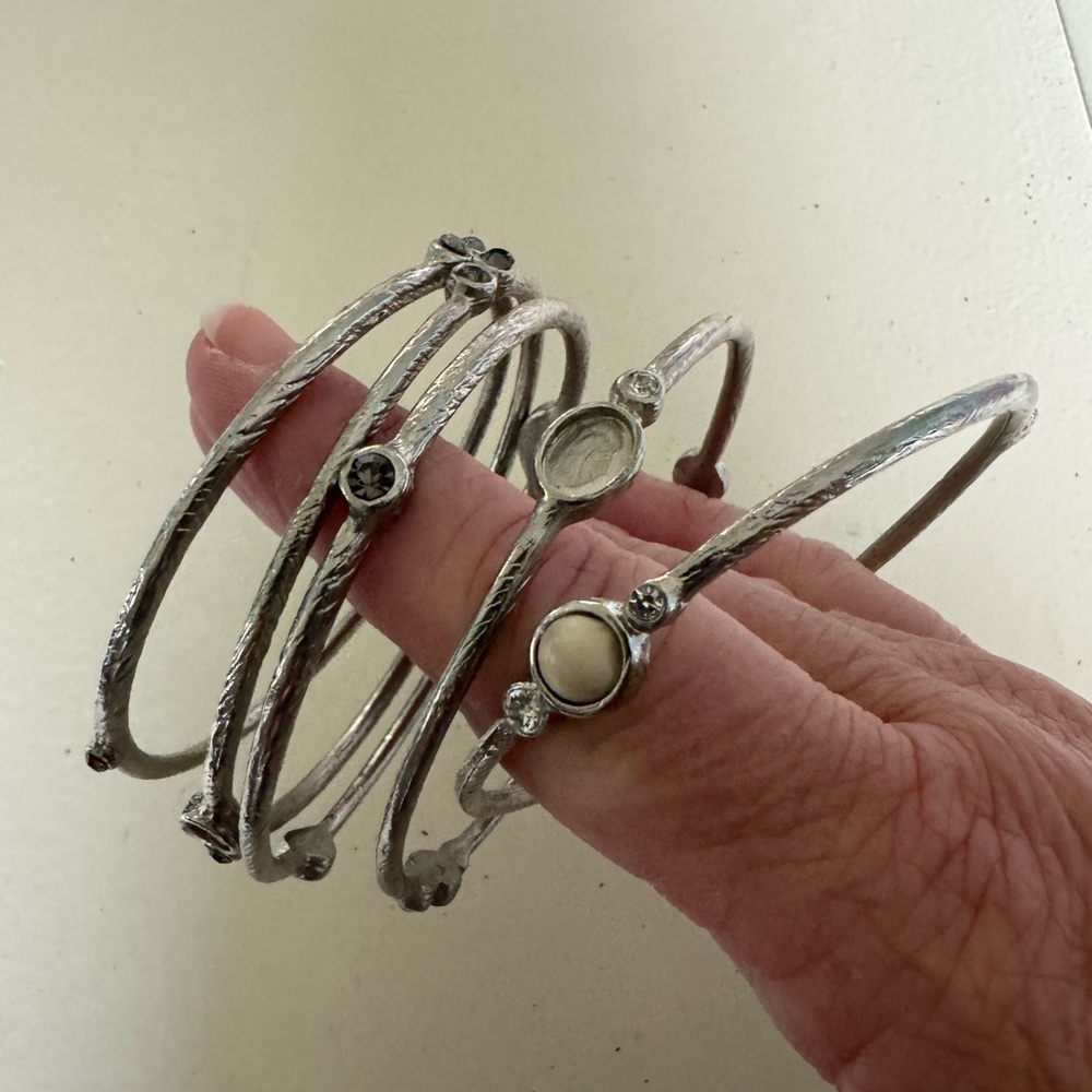 Bangle bracelets - Picture 3 of 3